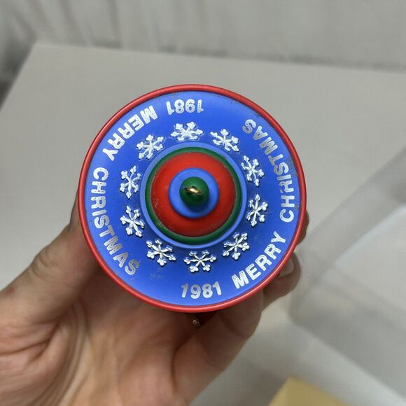 Hallmark Keepsake Ornament "Skaters Carousel" #4 In Series 1981 Christmas - Picture 4 of 8